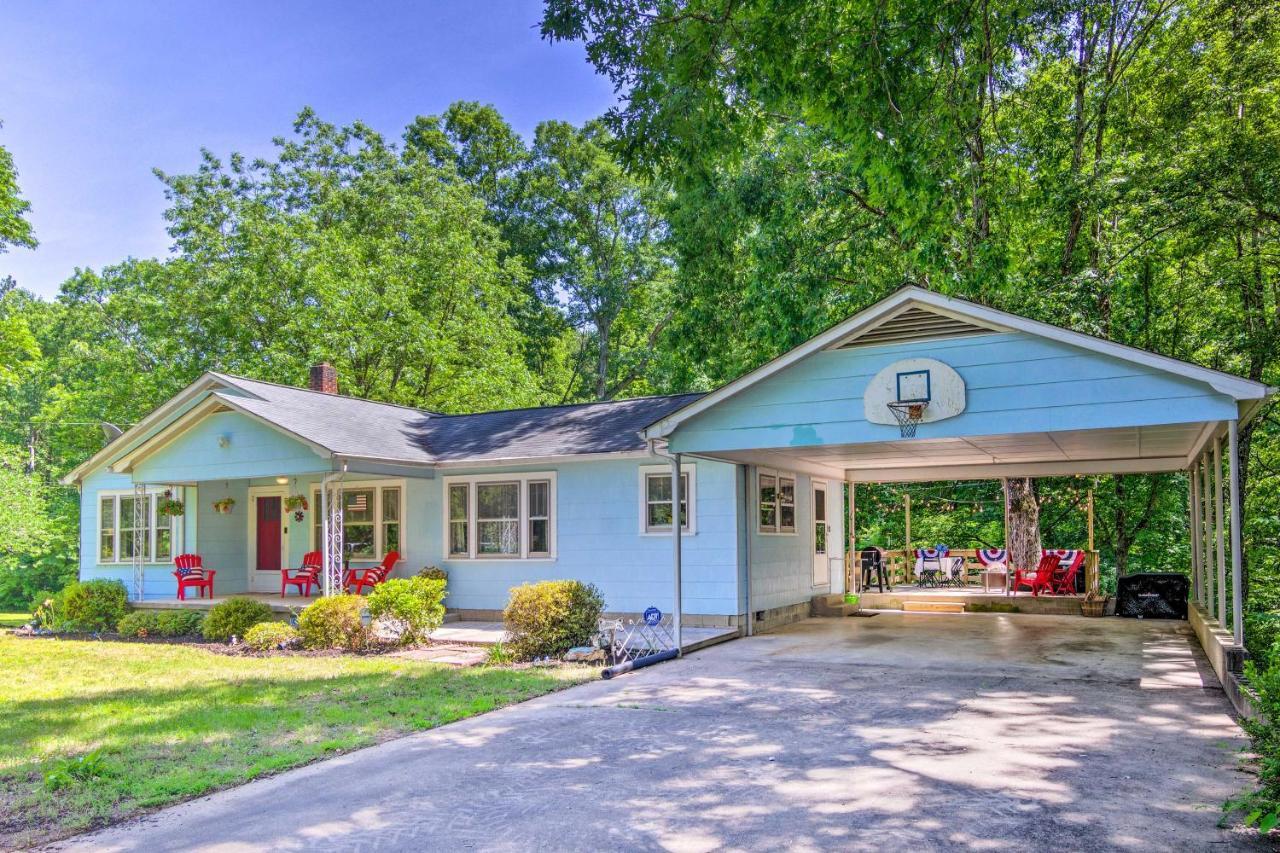 Cottage With Deck And Fire Pits About 9 Mi To Lake Lure! Екстериор снимка